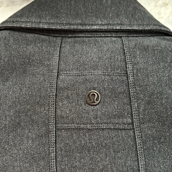 *rare* LULULEMON Virasana Blanket Wrap in Heathered Black, Black Zip Detail 6 - Picture 13 of 16